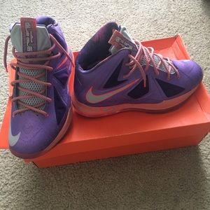 Nike Lebrun "X" Galaxy sneakers